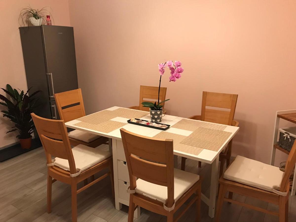 Gemutliche 3-Zimmer Wohnung Saal an der Donau Esterno foto