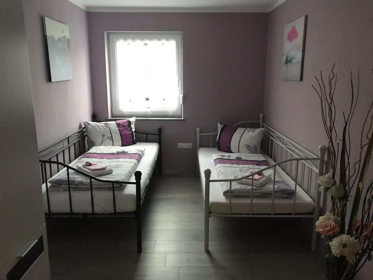 Gemutliche 3-Zimmer Wohnung Saal an der Donau Esterno foto