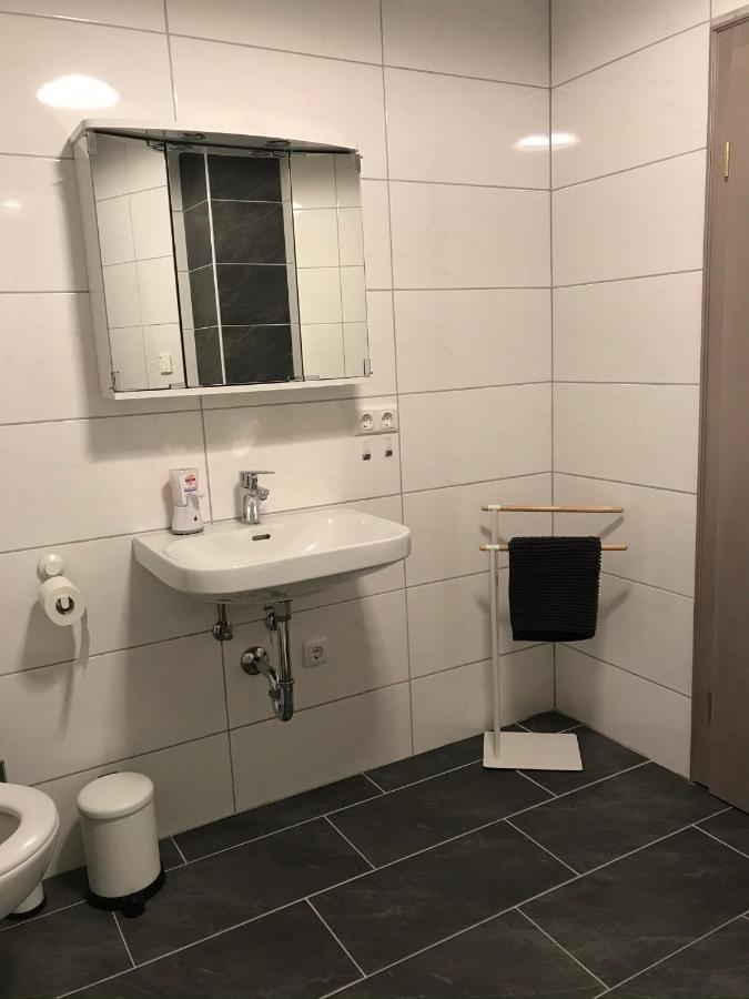 Gemutliche 3-Zimmer Wohnung Saal an der Donau Esterno foto